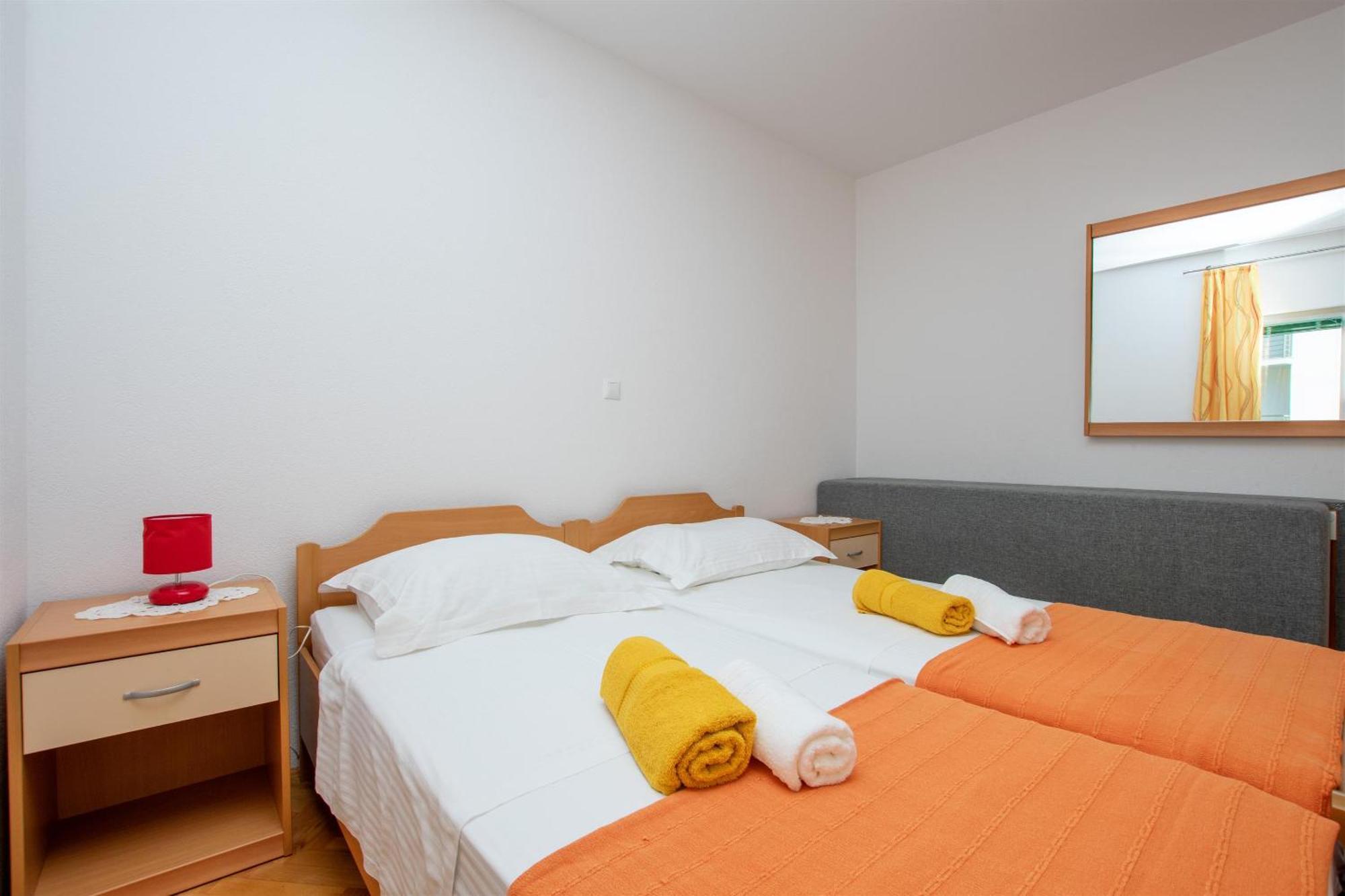 אומיס Apartment Zdravko מראה חיצוני תמונה