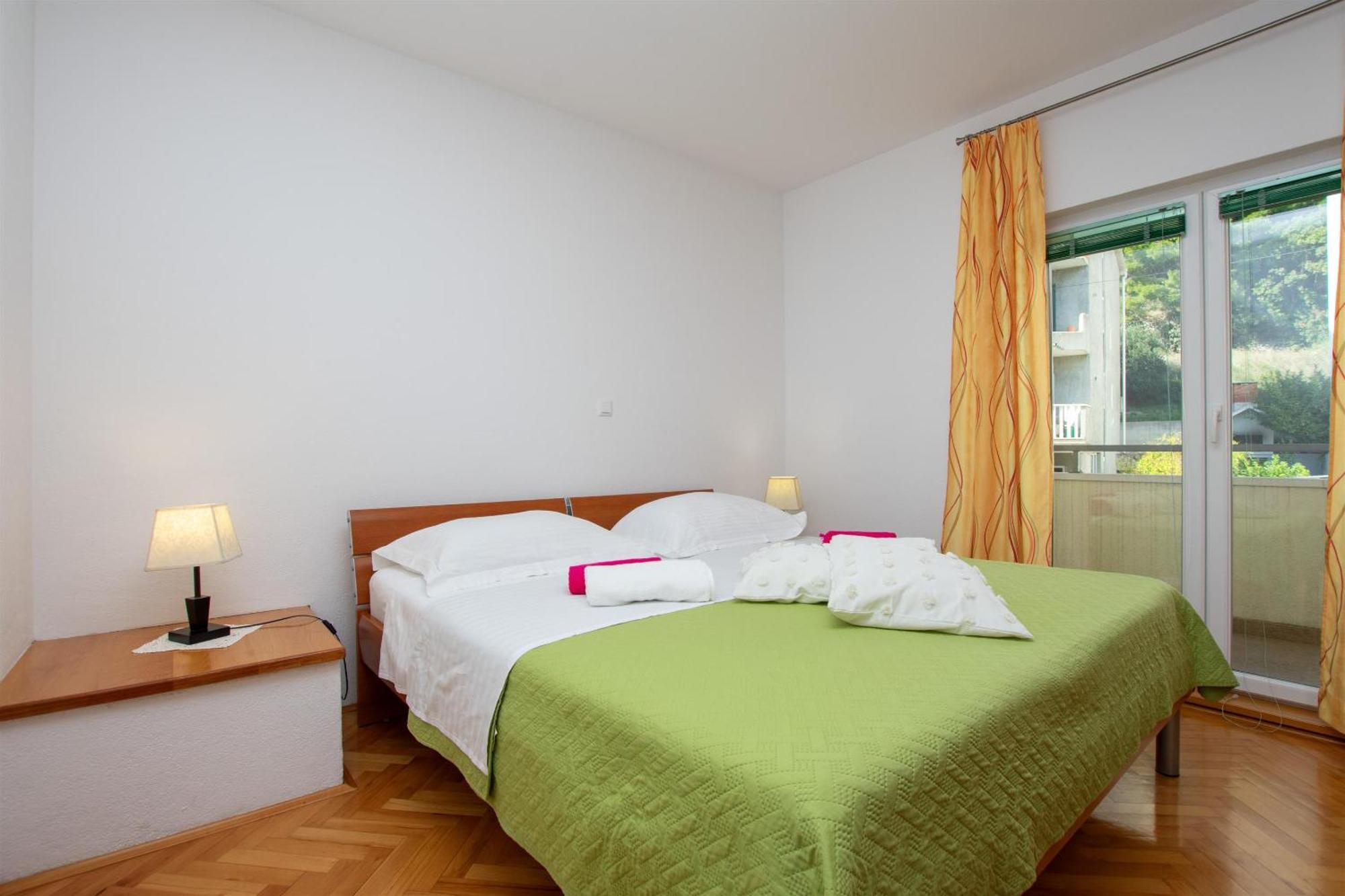 אומיס Apartment Zdravko מראה חיצוני תמונה