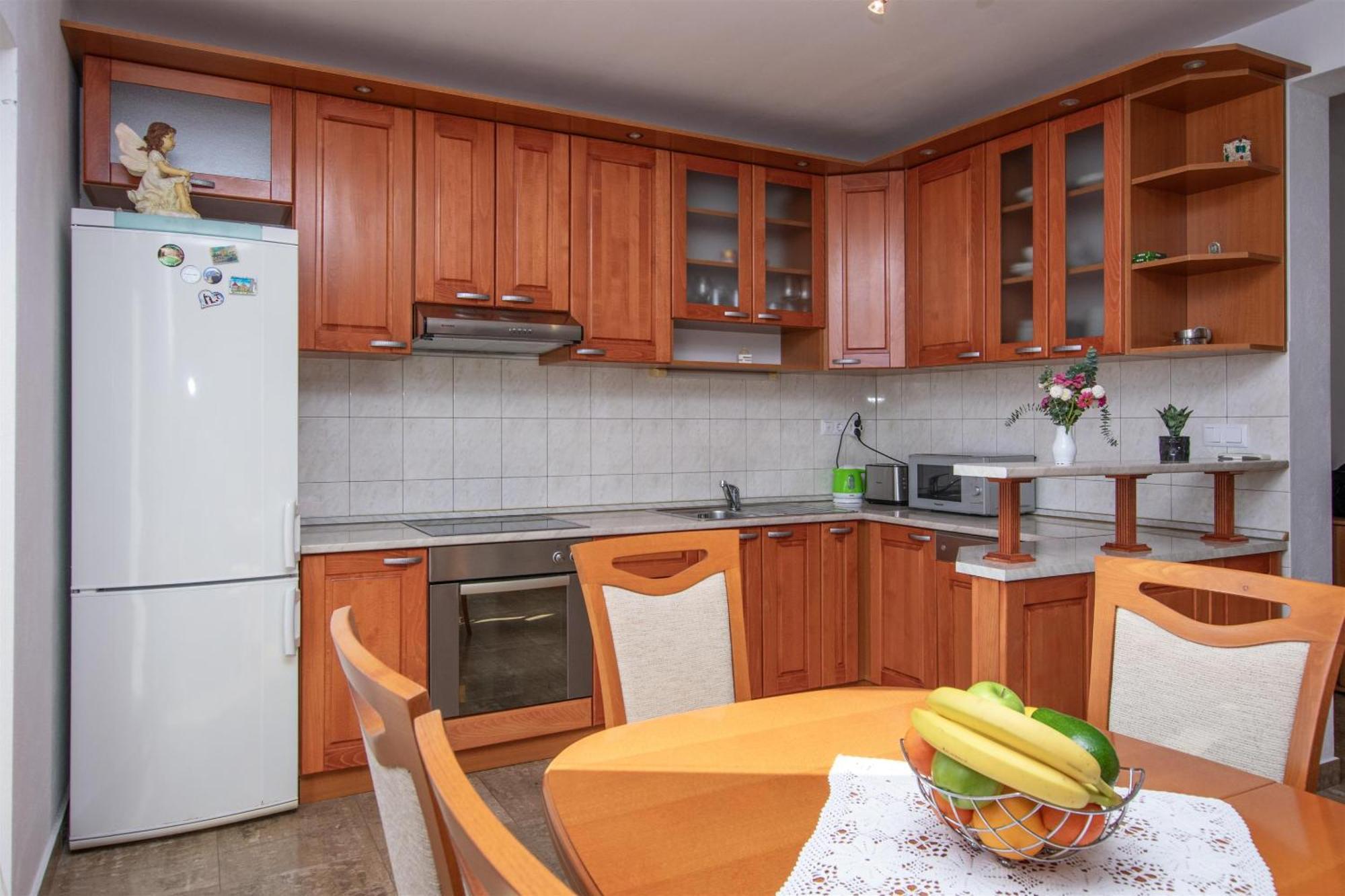 אומיס Apartment Zdravko מראה חיצוני תמונה